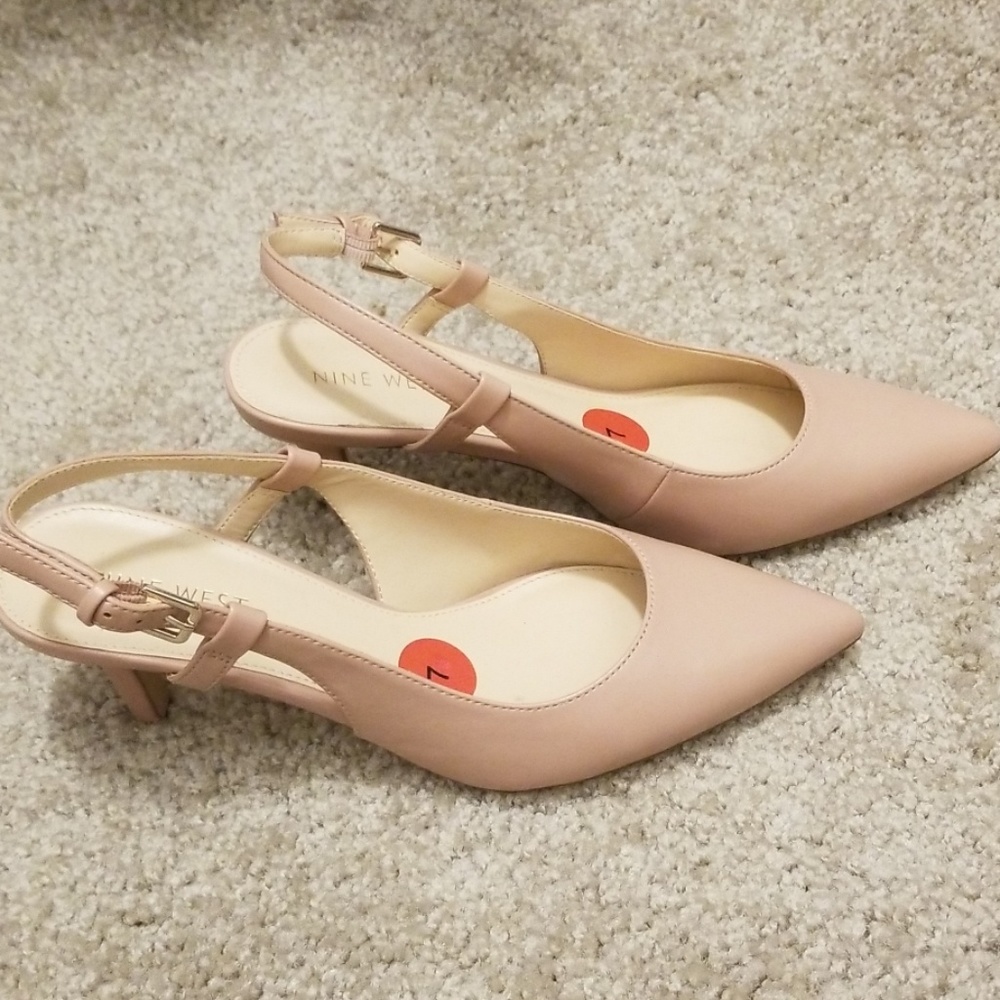 Nine West - Picture 5 of 7